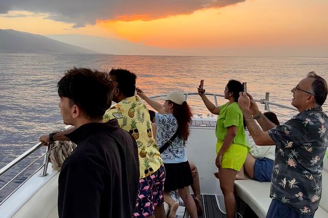 2 hour Lahaina Sunrise Whale Watch - The 2-hour rhythm: what happens once you’re on the water
