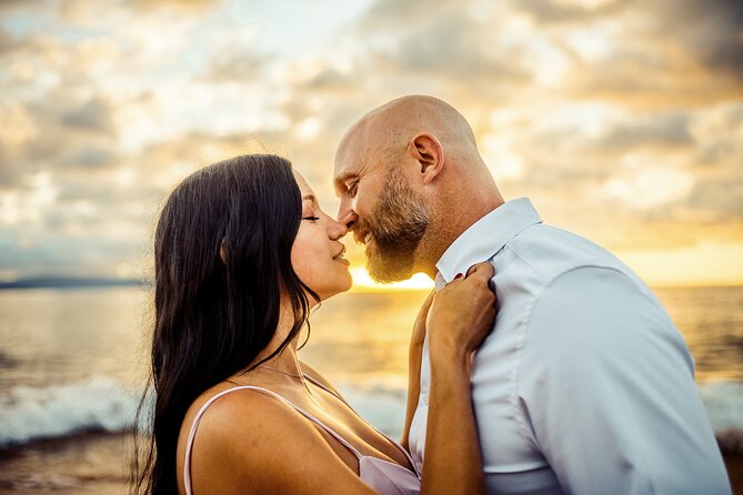 A Romantic Photoshoot for 2 in Maui - Posing Support: Why You Don’t Need Modeling Skills