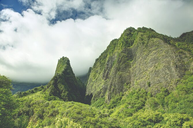 Best of Maui Tour: Sips, Sites and Bites with Lunch - Makawao, Wailuku, and the Kaahumanu Church Drive: History Through Motion