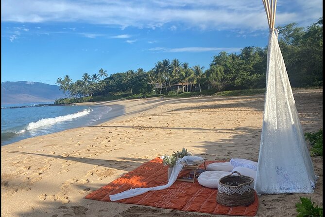 Brunch at Beautiful Beach with Photos - Where You Meet and How the Timing Feels