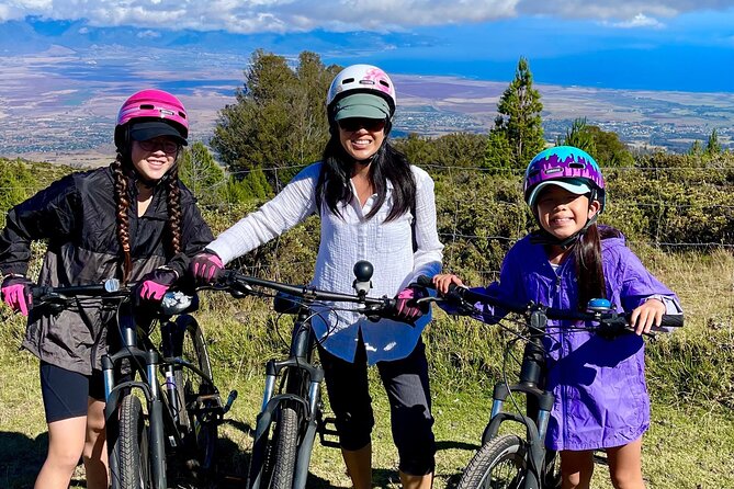 Cycle to the Sea with Maui Bombers - Makawao stop: a real-town break for about one hour