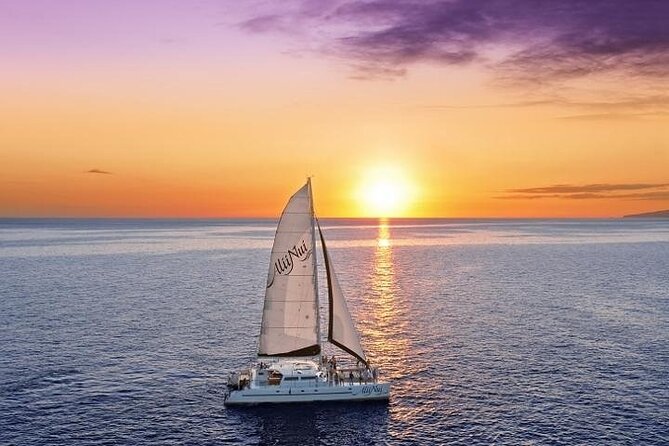 Day's End Cocktail Sunset Sail - What’s included on the open bar cruise: craft cocktails, wine, beer, and snacks