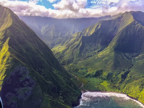 Doors Off West Maui and Molokai 45 minute Helicopter Tour - Who Should Book This Doors-Off Tour