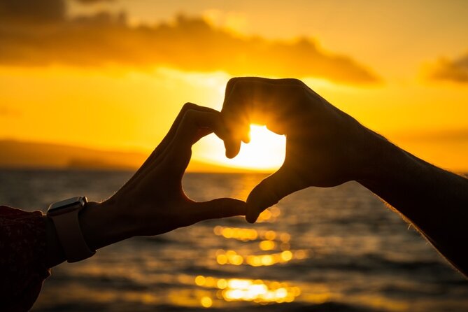 Fun and Creative Maui Photos - Who should book this Maui beach photo session