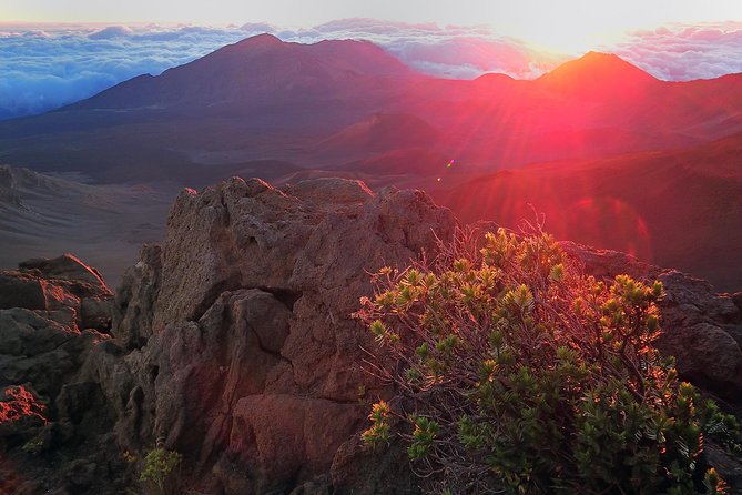 Haleakala Sunrise Tour with Breakfast and West Side Pickup - The real appeal: being there before the crowd energy kicks in