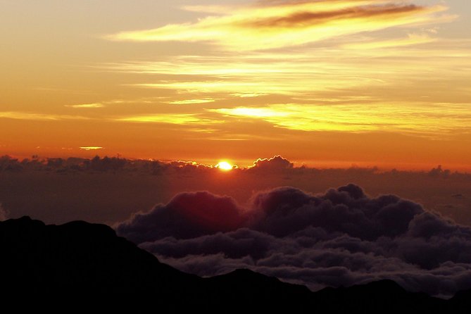 Haleakala Sunrise Tour with Breakfast and West Side Pickup - Haleakalā summit timing: what “3 hours” feels like in practice