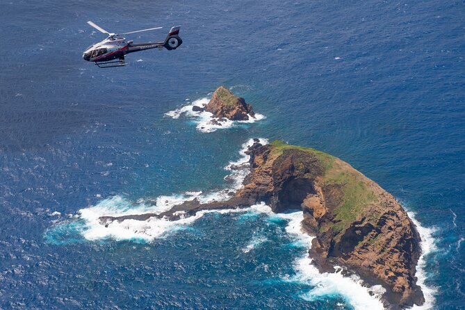 Hawaiian Odyssey: Maui, Molokai & Lanai Scenic Helicopter Tour - Live pilot commentary: what makes this tour feel worth it