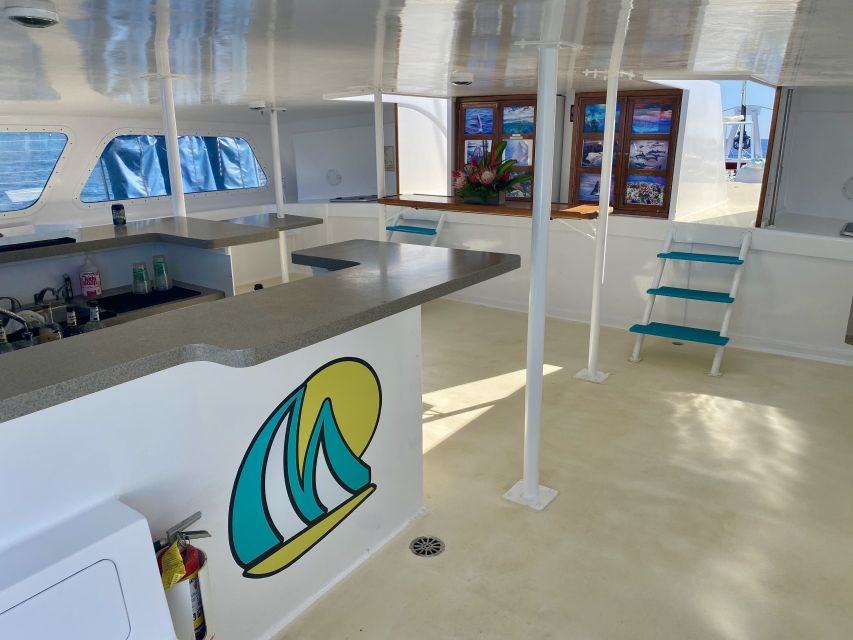 Kaanapali: Sunset Dinner Catamaran Cruise With Drinks - Champagne Toast at Sunset: The Moment the Cruise Builds Toward