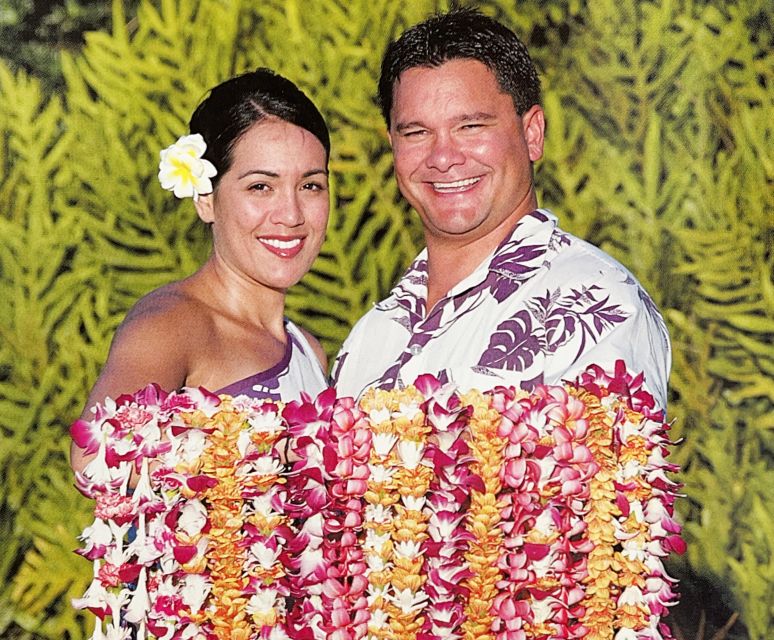 Kahului Airport: Maui Flower Lei Greeting Upon Arrival - Kahului Arrival, With a Lei Moment Before You Even Grab Bags