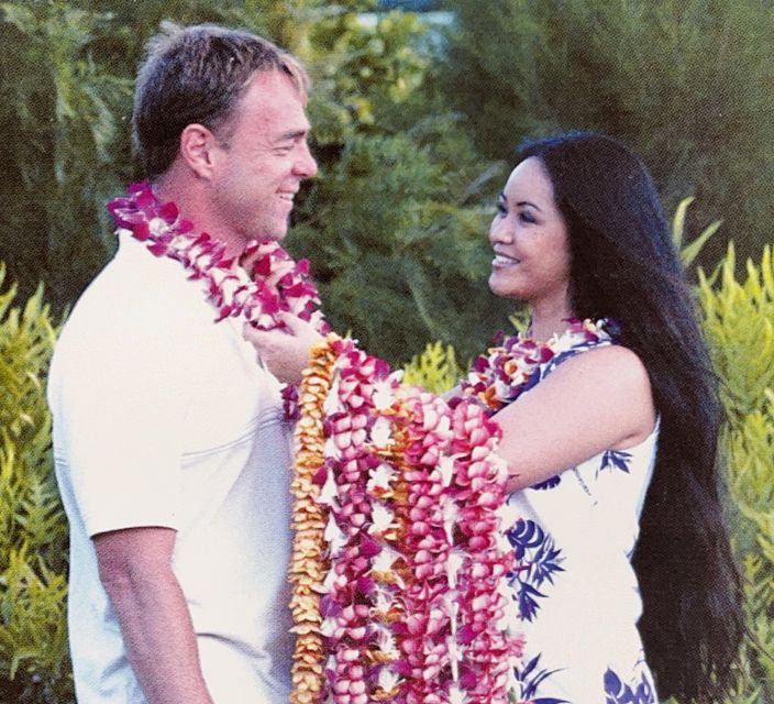 Kahului Airport: Maui Flower Lei Greeting Upon Arrival - The Airport Guidance Part: Helpful, Clear, and Designed to Reduce Stress
