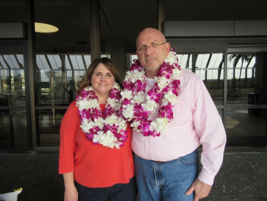 Maui Airport Custom Lei Greeting - Choose Your Lei - What actually happens at the baggage carousel