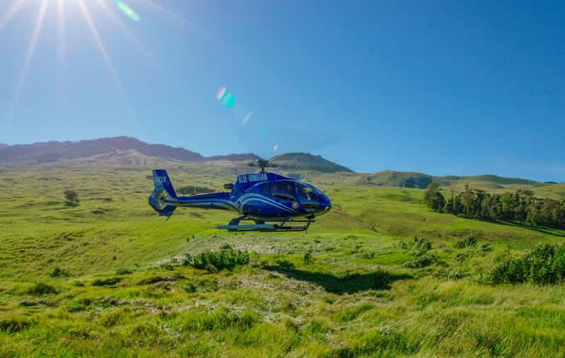 Maui and Molokai: Spectacular Helicopter Tour - Weight and seating: the detail that can affect your cost