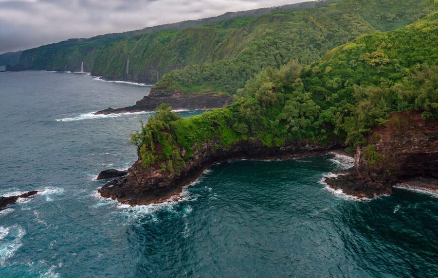 Maui and Molokai: Spectacular Helicopter Tour - Eco-Star (EC-130) + Bose headsets: hearing the pilot is half the fun