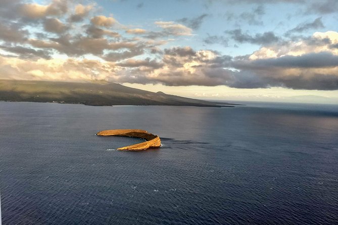 Maui Circle Island-PRIVATE-Air Tour for 2-5: Waterfalls & Lava! - The north-coast hits: Nakalele Blowhole and Honolua Bay from above