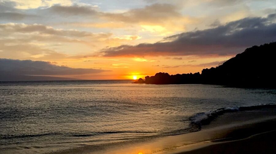 Maui: Ka'anapali Luxury Sunset Dinner Sail - Ka’anapali Beach Loading Makes the Whole Trip Feel Easier