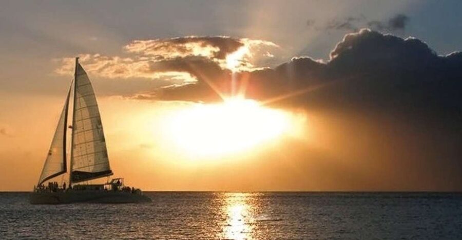 Maui: Ma'alaea Catamaran Sunset Sail with Appetizers - Quick hits before you go