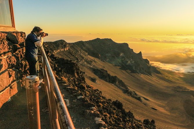 Maui: Majestic Haleakala Sunrise Tour with Pick-up - Summon the ponchos: what “cold up there” really means