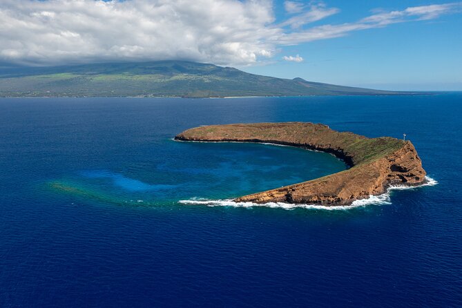 Maui: Molokini and Turtles Luxury Yacht Snorkel - Maui to Molokini: What Makes the Crater Snorkel Worth It