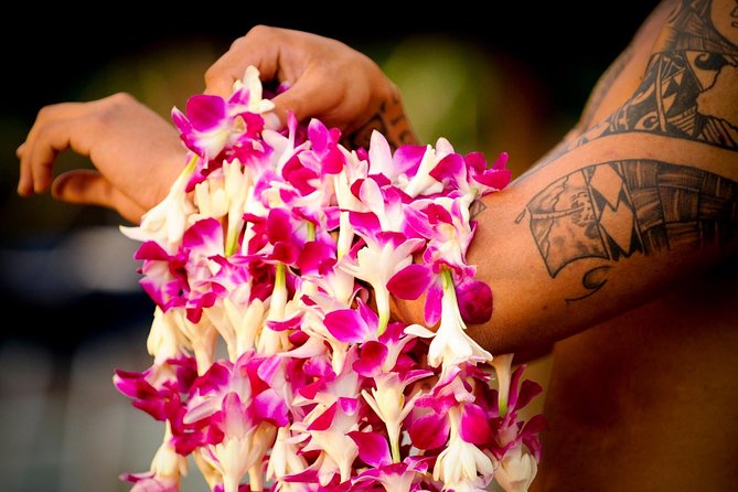 Maui Nui Luau at the Sheraton Maui Resort & Spa - The Black Rock cliff moment: great when it happens