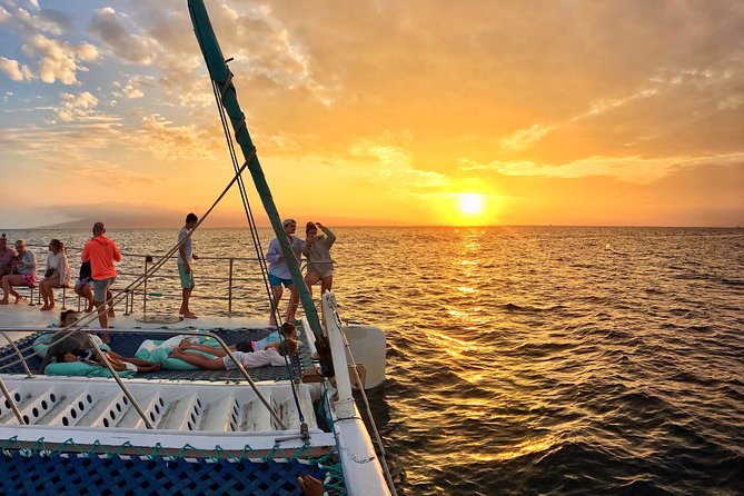 Maui: Original Sunset Cruise with Open Bar from Ka’anapali Beach - First Steps at Ka’anapali Beach: check-in, shoes, and getting on board