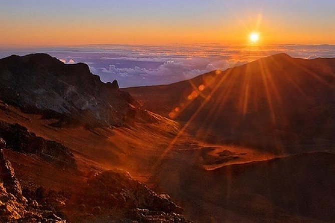 Maui-PRIVATE-Air Tour: Volcano Lava & Jungle Waterfalls (2-5 Max) - Kihei reefs, resort coastlines, and Makena’s Little Beach and Big Beach