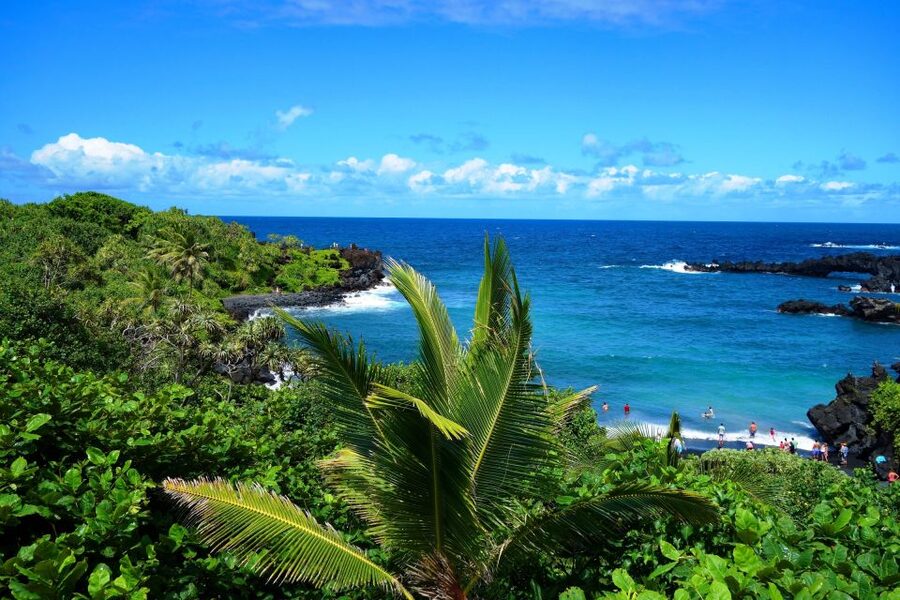Maui: Road to Hana Waterfalls Tour with Lunch - Waianapanapa and Black Sand Beach: The Swimming Highlight (and Crowds)