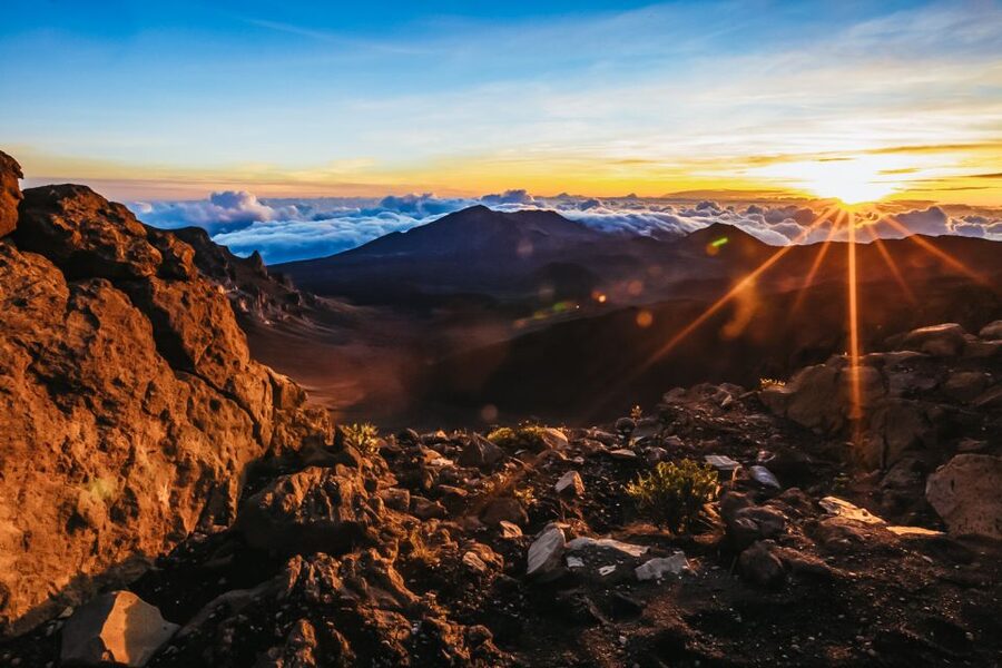 Maui: Sunrise & Breakfast Tour to Haleakala National Park - Summit District Arrival: Coffee, Wind, and Waiting For the Sky