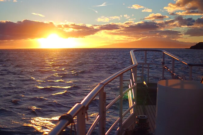 Maui Sunset Dinner Cruise - A Hawaiian Hula Experience - Seating, decks, and the reality of a 2-hour boat night