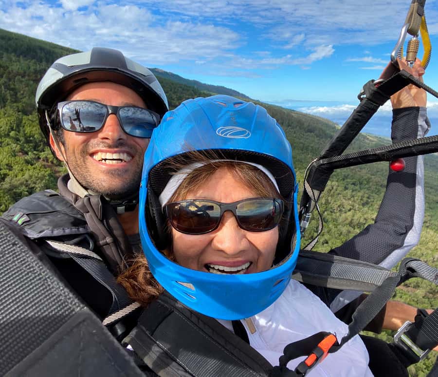 Maui: Top Gun Paragliding Tandem Flight - At the Ferns launch site: running start, tandem comfort