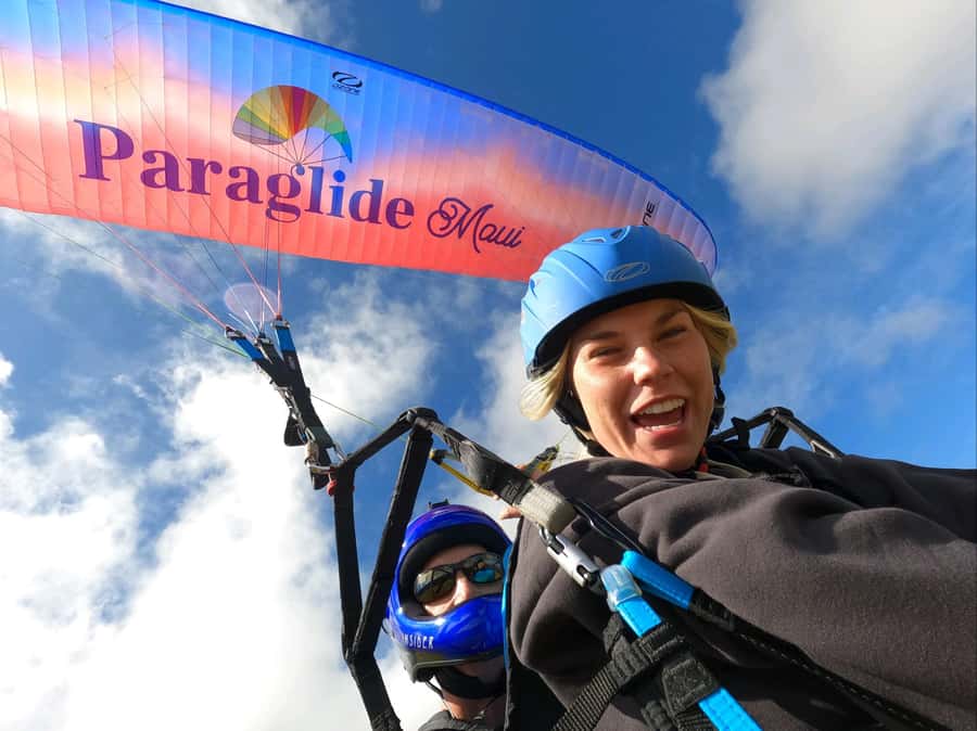 Maui: Top Gun Paragliding Tandem Flight - Meeting at Aliʻi Kula Lavender Farm: easy to find, no big production