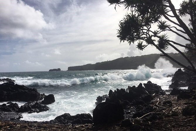 Maui Tour : Road to Hana Day Trip from Lahaina with Pick-up - Pickup in Lahaina: early start, air-conditioned comfort