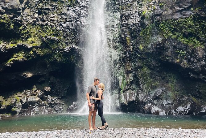 Maui: VIP Private Road to Hana Tour with Pick Up - Hāna town time: shop, eat, and reset for the Hana coastline