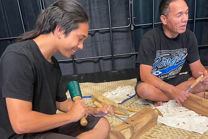 Polynesian Wood Carving on Maui - Watching a full carving come to life
