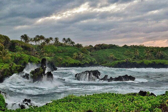 Private Full Day Hana Jeep Tour - Kaumahina State Wayside Park: Overlook Break in a Cooler Spot