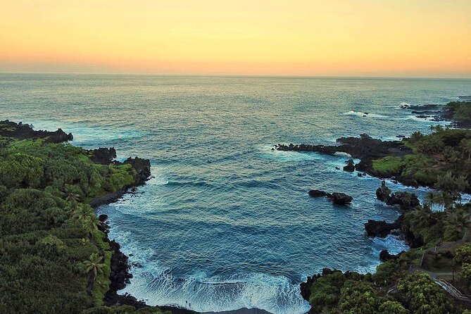 Private Full Day Hana Jeep Tour - Hana Bay: Town Life, Stores, and a Lunch Stop
