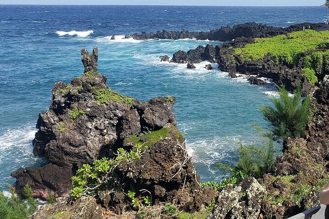 Private Full Day Maui Road to Hana Tour - Comfort and food: snacks included, lunch on your dime