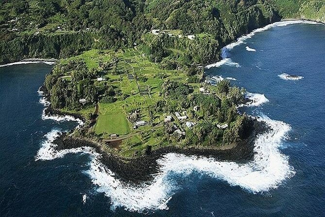 Private Road to Hana Rainforest & Waterfall Experience from Maui - Stop 4: Wai‘anapanapa State Park black sand plus lava features