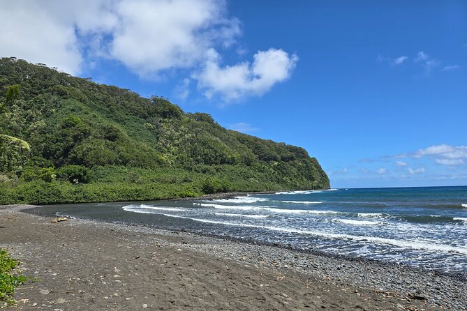 Private Road to Hana Tour with Pickup - Ho‘okipa Beach Park at Sunset: Turtles, Surfers, and a Strong Finish