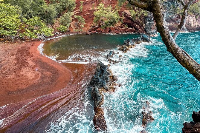 Private Road to Hana Tour with Pickup - Ke‘anae Point: Black Volcanic Shoreline, Lo‘i Kalo, and Banana Bread