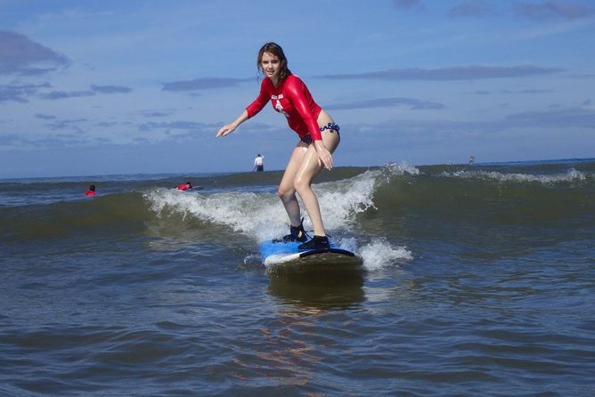 Private Surf Lesson at Kalama Beach in Kihei - The land lesson: learning the right cues before you chase waves