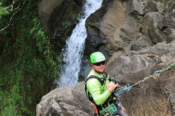 Rappel Maui Waterfalls and Rainforest Cliffs - What the waterfall rappels and cliff jumps feel like