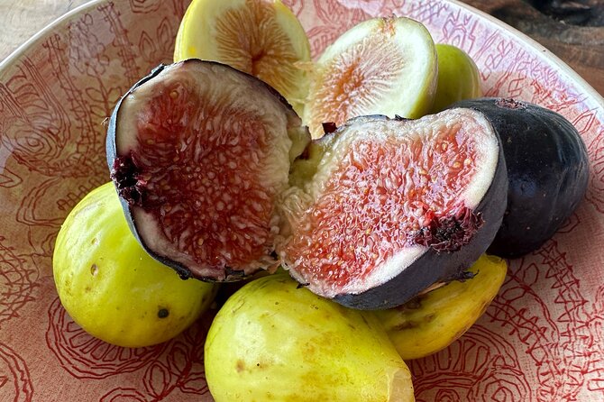 Regenerative Mango and Tropical Fruit Tour in West Maui - Welcome Tasting at the End: Seasonal Fruit Plate