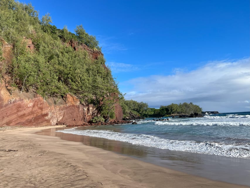 Road to Hana: Professional Guide, Food, Swimming, Waterfalls - Morning start: breakfast at Maui Tropical Plantation