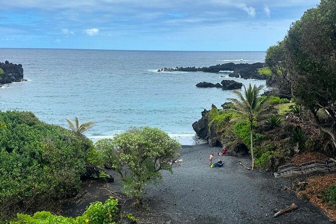 Road to Hana Small-Group, Waterfalls, Black Sand Beach & Pickup - The Hana Highway Drive: 64 Miles That Feel Like an Event