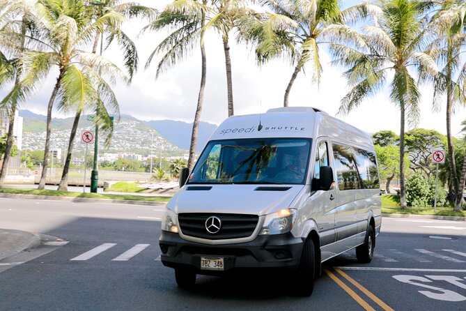 Shared Departure Transfer: Hotel to Maui Kahului Airport - Pickup outside your hotel: how it feels in real life