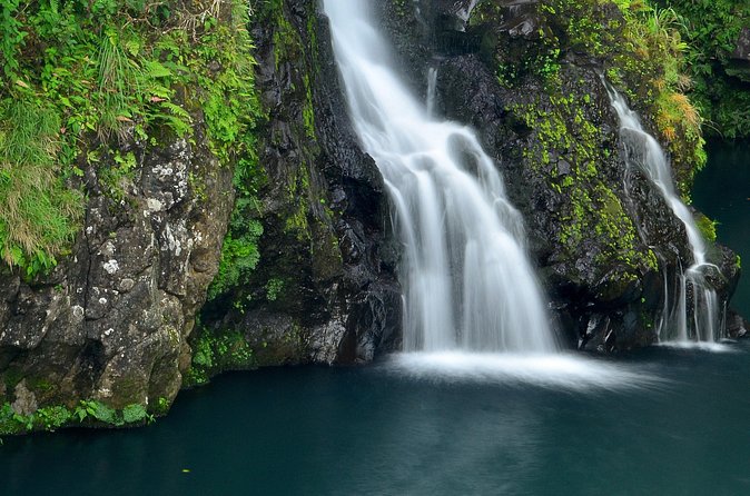 Small-Group Luxury Tour: Road to Hana and Ka'eleku Cavern Day Trip - Waterfalls, bamboo, and Hana’s garden stops