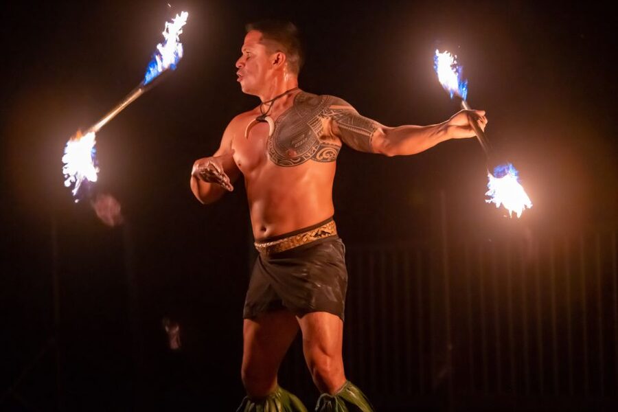 South Maui: Gilligans' Island Luau with Dinner and Drinks - Your Arrival and the Open-Bar Part of the Evening