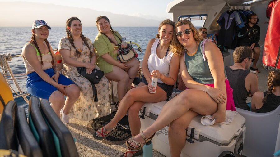 South Maui: Molokini & Turtle Town Snorkeling Tour with Meal - Crew energy and how safety feels in real life