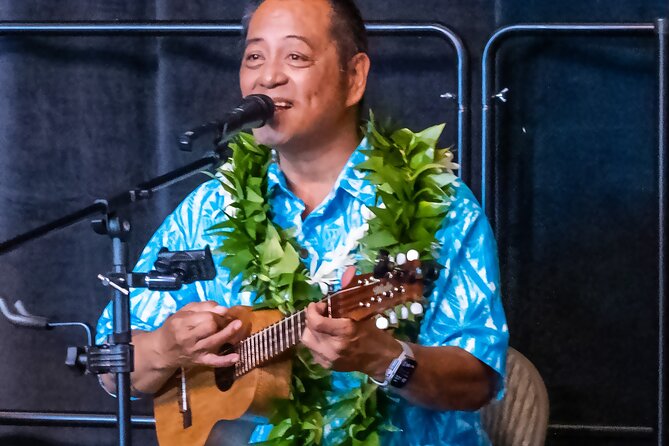 Ukulele Lesson on Maui (Basics) - A Relaxed Maui Class That Teaches You to Sound Like You Mean It