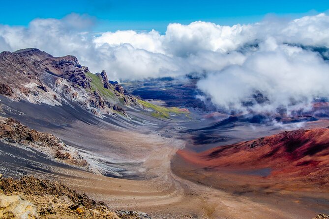 Ultimate Hawaii Road Trip: 4-Island Self-Guided Audio Tours - O‘ahu driving tour: Honolulu energy, movie-jungle roads, and conflict history